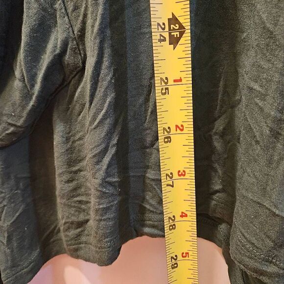 logo by lori goldstein Small V neck green Henley top high low hem pleated pocket - Picture 10 of 11